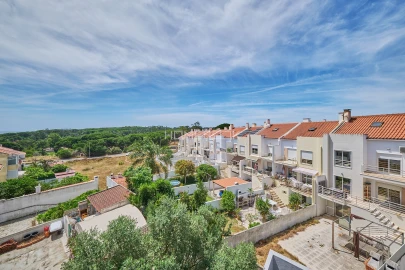 Apartamento T6 para Venda em Charneca de Caparica e Sobreda