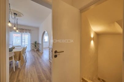 Apartamento T6 para Venda em Charneca de Caparica e Sobreda