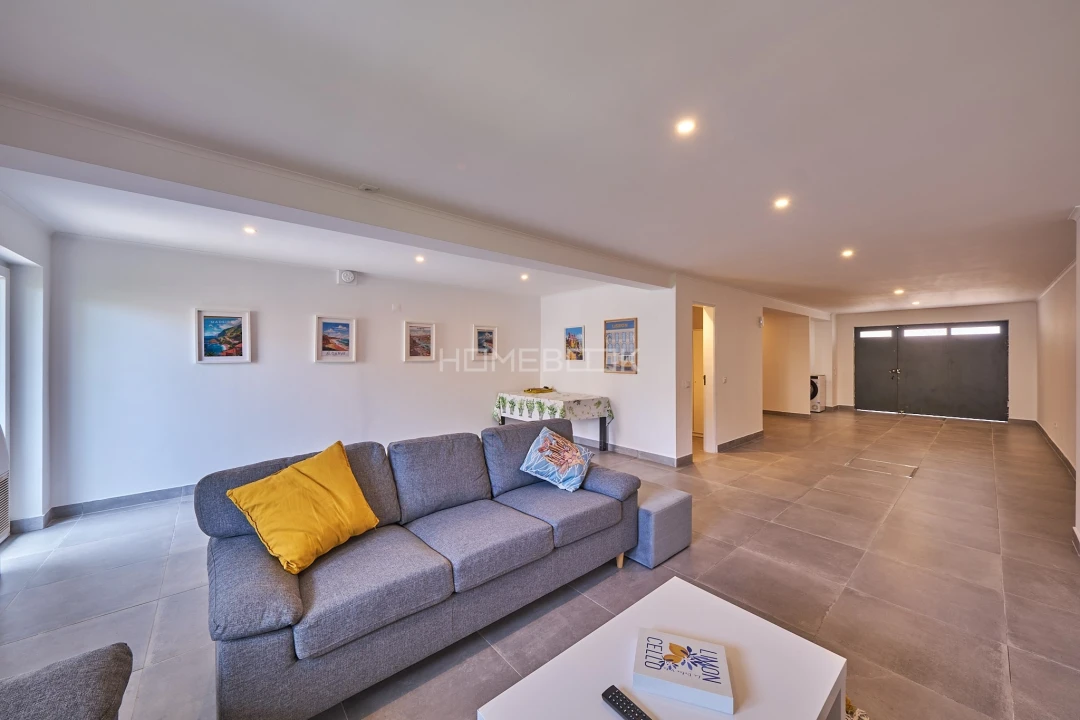 Apartamento T6 para Venda em Charneca de Caparica e Sobreda Foto 45