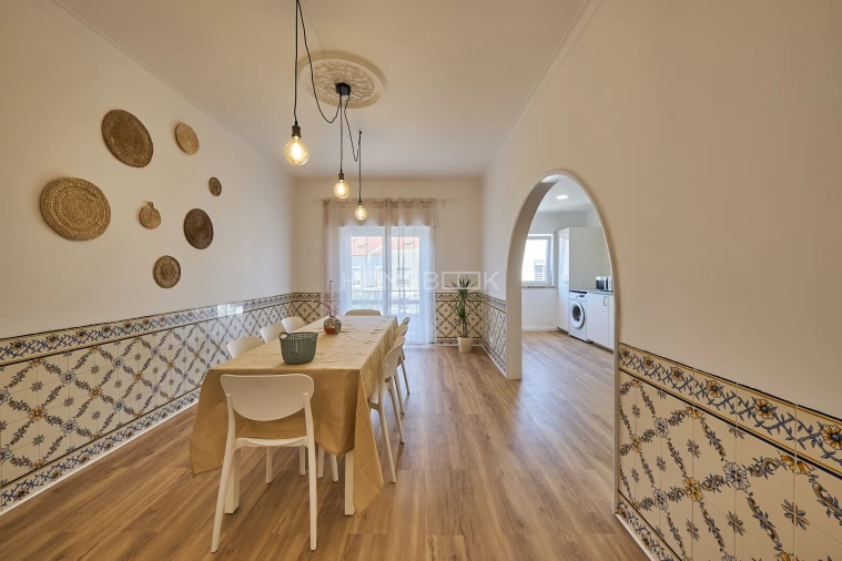 Apartamento T6 para Venda em Charneca de Caparica e Sobreda Foto 9