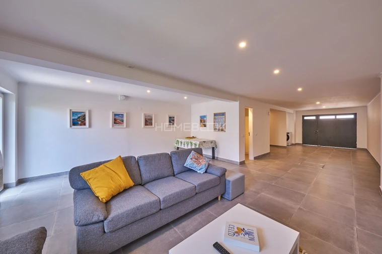 Apartamento T6 para Venda em Charneca de Caparica e Sobreda Foto 45