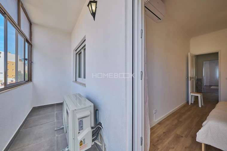 Apartamento T6 para Venda em Charneca de Caparica e Sobreda Foto 32