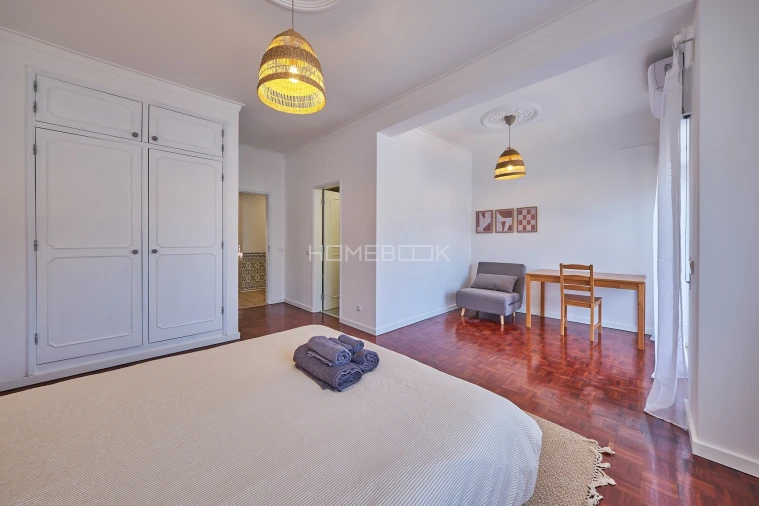 Apartamento T6 para Venda em Charneca de Caparica e Sobreda Foto 25