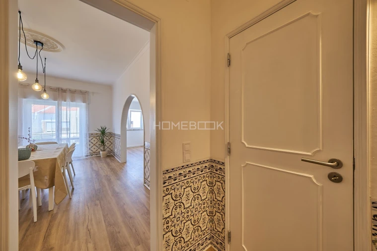 Apartamento T6 para Venda em Charneca de Caparica e Sobreda Foto 8