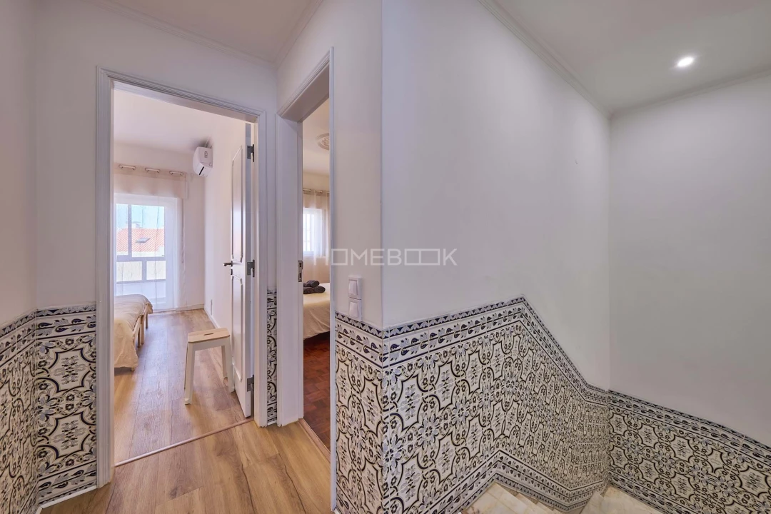 Apartamento T6 para Venda em Charneca de Caparica e Sobreda Foto 19