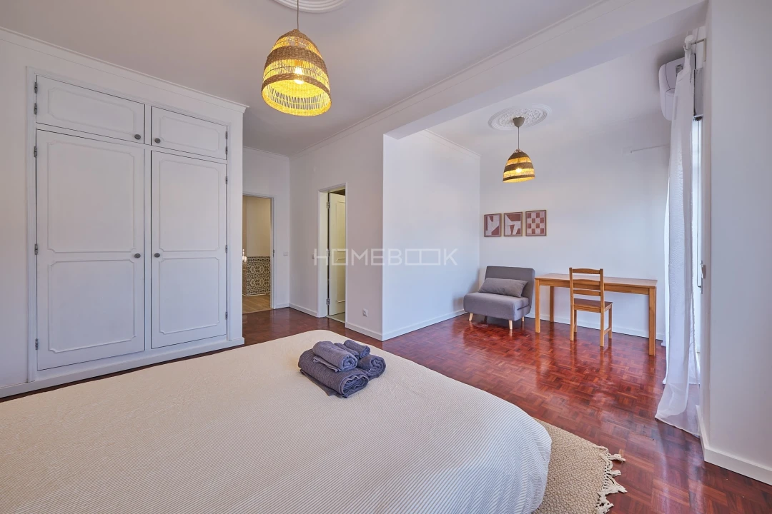 Apartamento T6 para Venda em Charneca de Caparica e Sobreda Foto 25