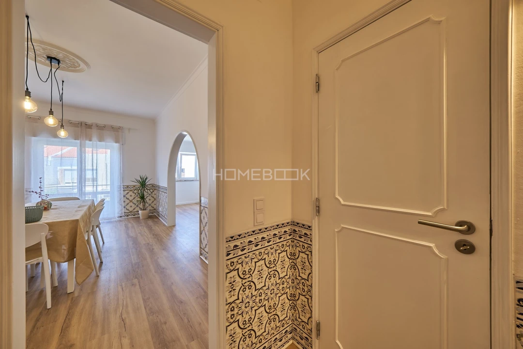 Apartamento T6 para Venda em Charneca de Caparica e Sobreda Foto 8