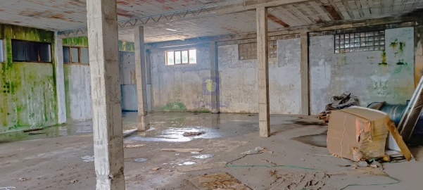 Armazém para Venda em Marinha Grande