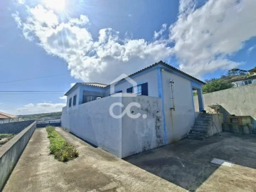 Moradia T3 para Venda em Porto Judeu