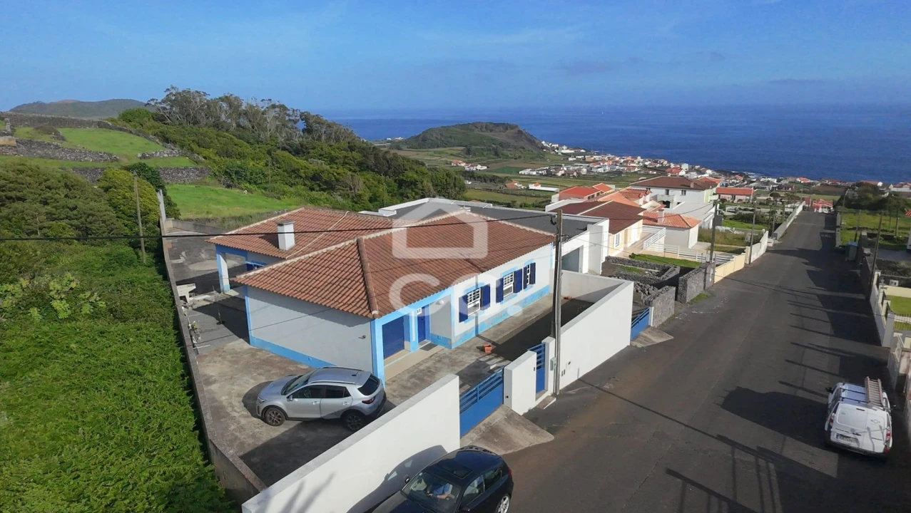 Moradia T3 para Venda em Porto Judeu Foto 18