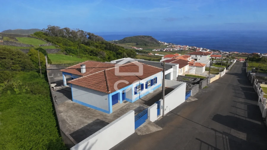 Moradia T3 para Venda em Porto Judeu