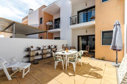 Moradia T4 para Venda em Santo Quintino