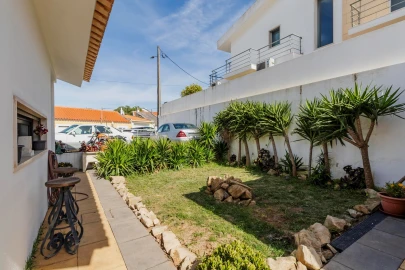 Moradia T4 para Venda em Santo Quintino