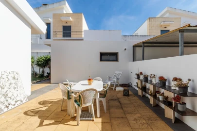 Moradia T4 para Venda em Santo Quintino