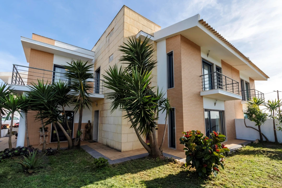 Moradia T4 para Venda em Santo Quintino Foto 1