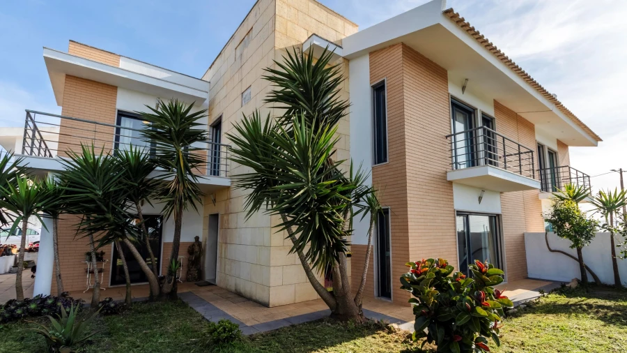 Moradia T4 para Venda em Santo Quintino
