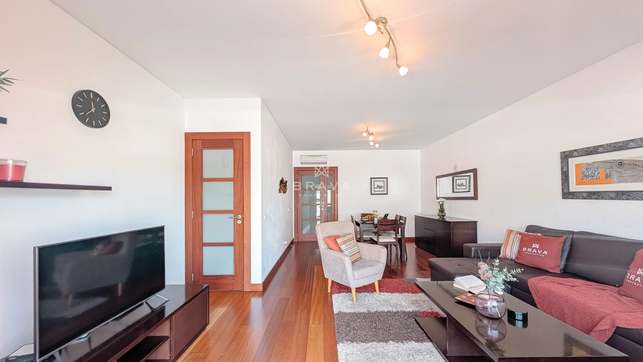 Apartamento T2 para Venda em Quarteira Foto 3