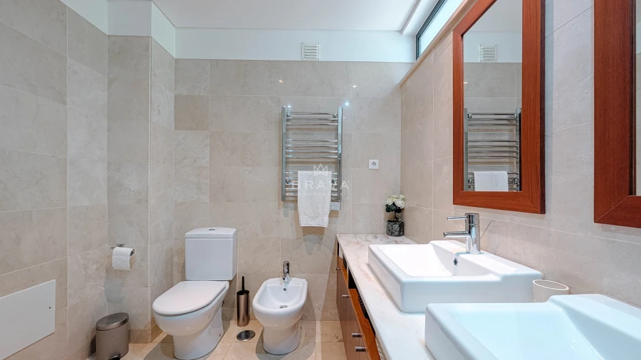 Apartamento T2 para Venda em Quarteira Foto 30
