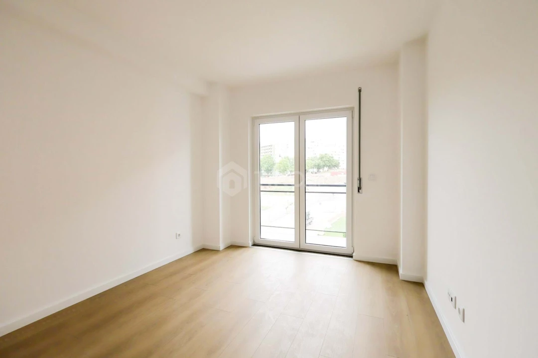Apartamento T3 para Venda em Santo António dos Cavaleiros e Frielas Foto 33