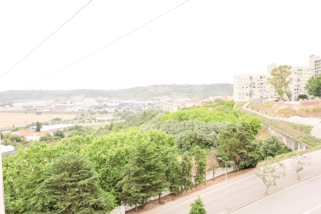 Apartamento T3 para Venda em Santo António dos Cavaleiros e Frielas Foto 41