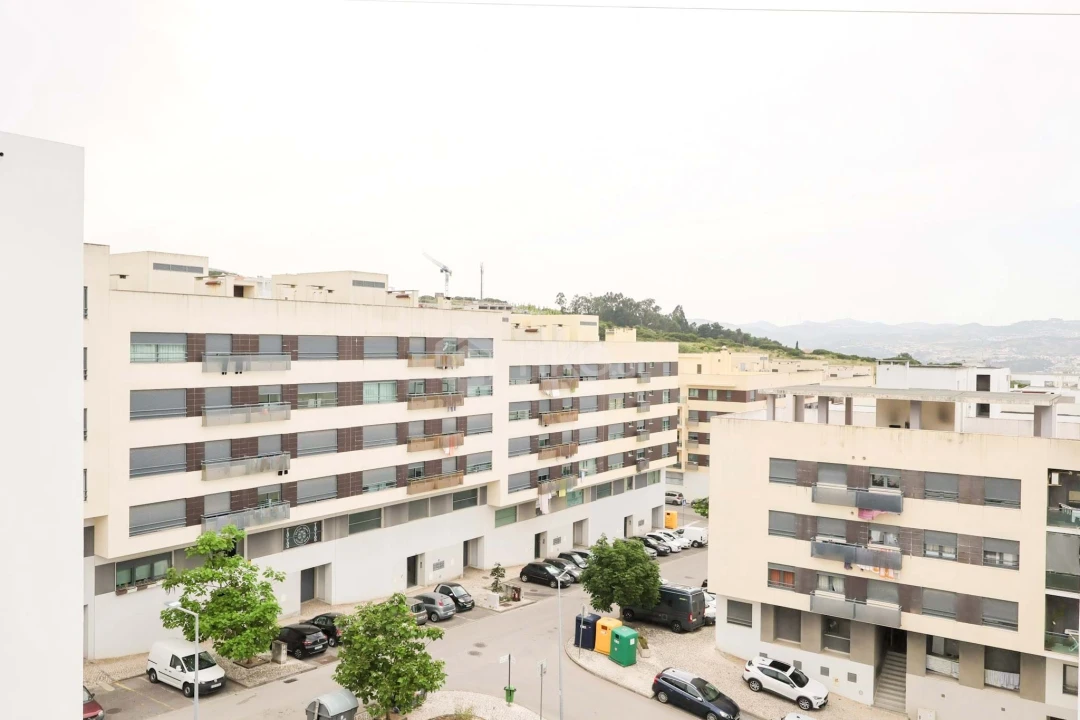 Apartamento T3 para Venda em Santo António dos Cavaleiros e Frielas Foto 44