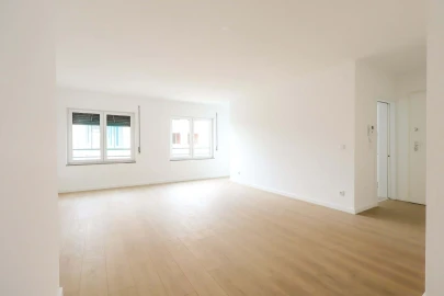 Apartamento T3 para Venda em Santo António dos Cavaleiros e Frielas
