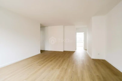 Apartamento T3 para Venda em Santo António dos Cavaleiros e Frielas