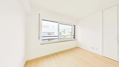 Apartamento T3 para Venda em Santo António dos Cavaleiros e Frielas