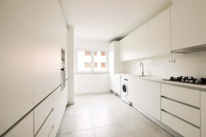 Apartamento T3 para Venda em Santo António dos Cavaleiros e Frielas
