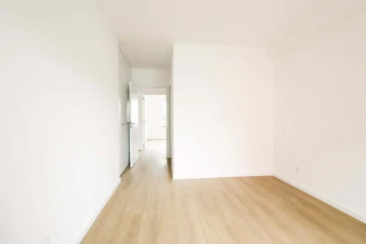 Apartamento T3 para Venda em Santo António dos Cavaleiros e Frielas