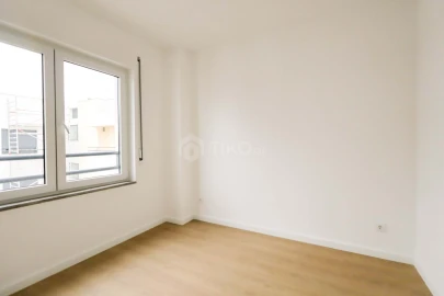 Apartamento T3 para Venda em Santo António dos Cavaleiros e Frielas