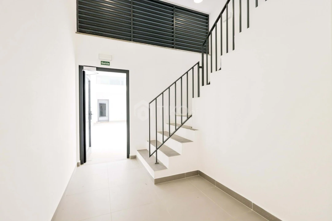 Apartamento T3 para Venda em Santo António dos Cavaleiros e Frielas Foto 5