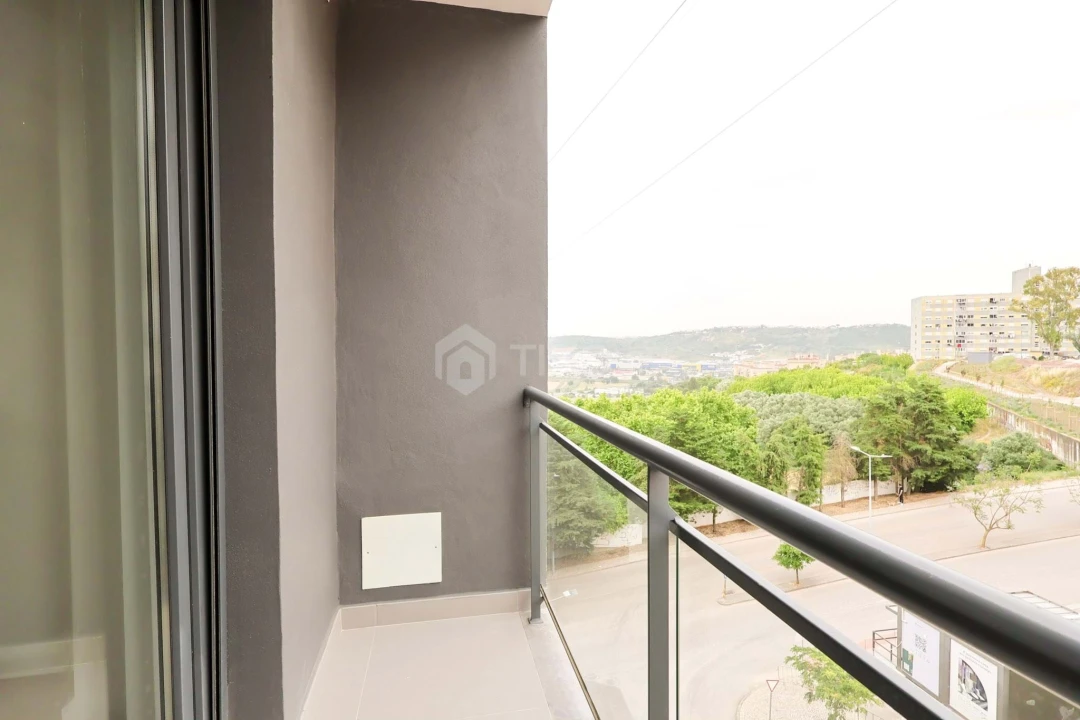 Apartamento T3 para Venda em Santo António dos Cavaleiros e Frielas Foto 34
