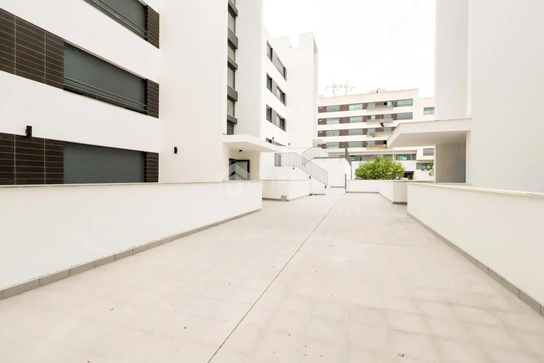 Apartamento T3 para Venda em Santo António dos Cavaleiros e Frielas Foto 3