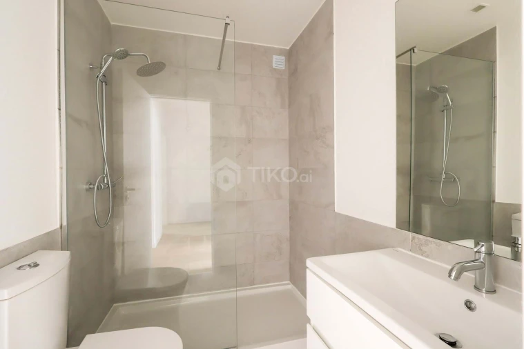 Apartamento T3 para Venda em Santo António dos Cavaleiros e Frielas Foto 18