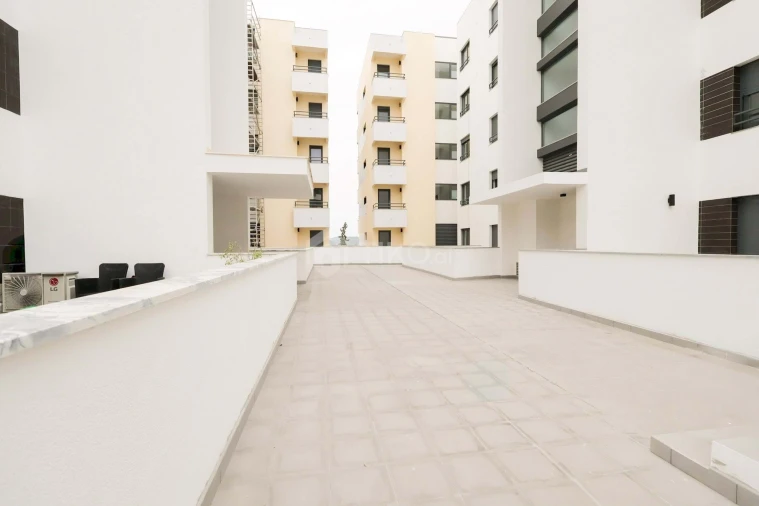 Apartamento T3 para Venda em Santo António dos Cavaleiros e Frielas Foto 4