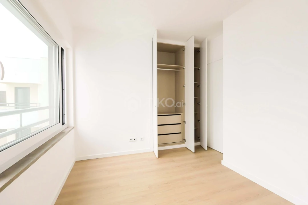 Apartamento T3 para Venda em Santo António dos Cavaleiros e Frielas Foto 22