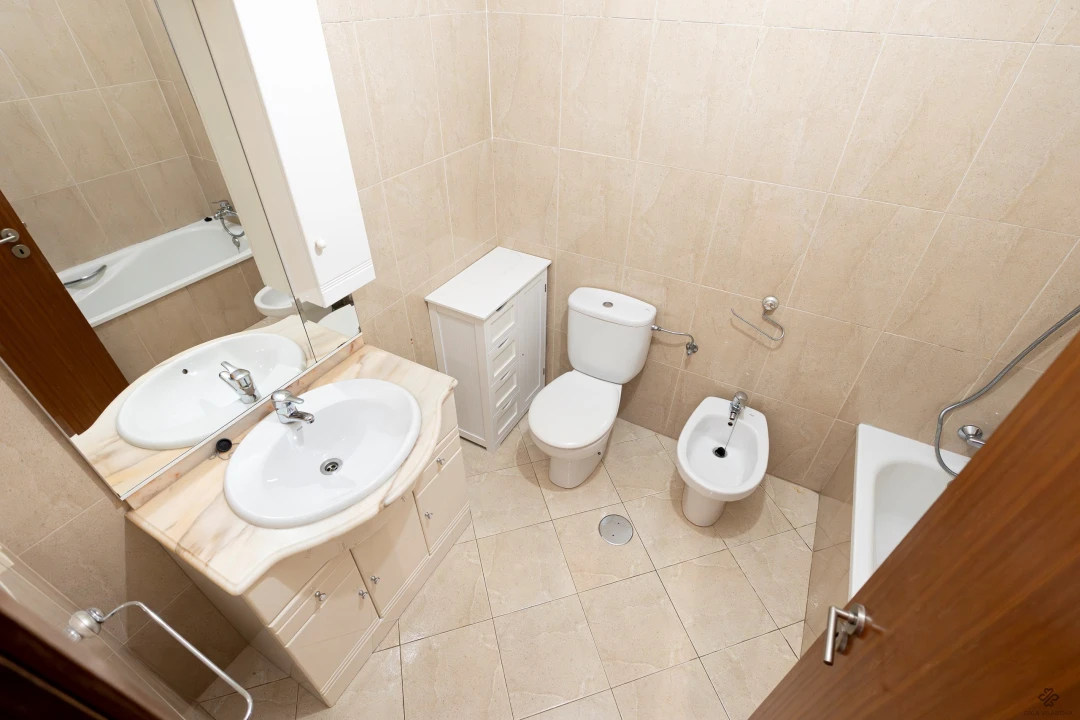 Apartamento T2 para Venda em Santa Marinha Foto 18