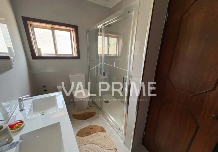 Moradia T4 para Venda em Valongo Foto 27