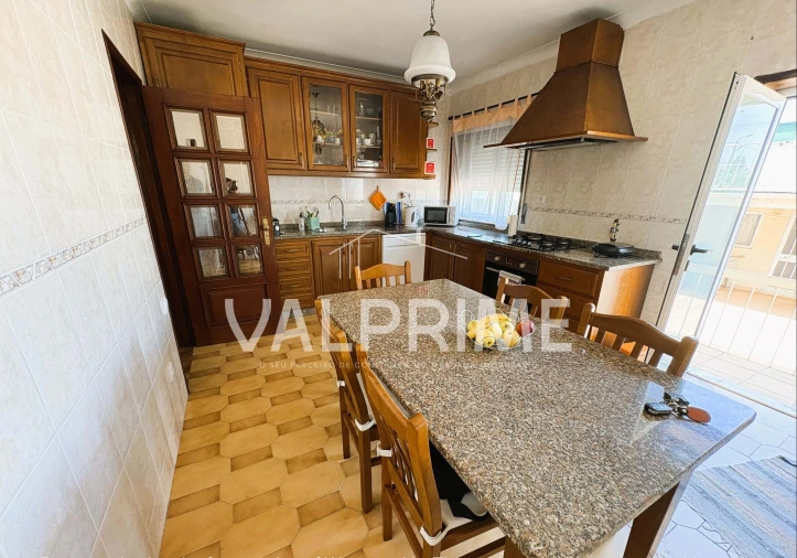 Moradia T4 para Venda em Valongo Foto 23
