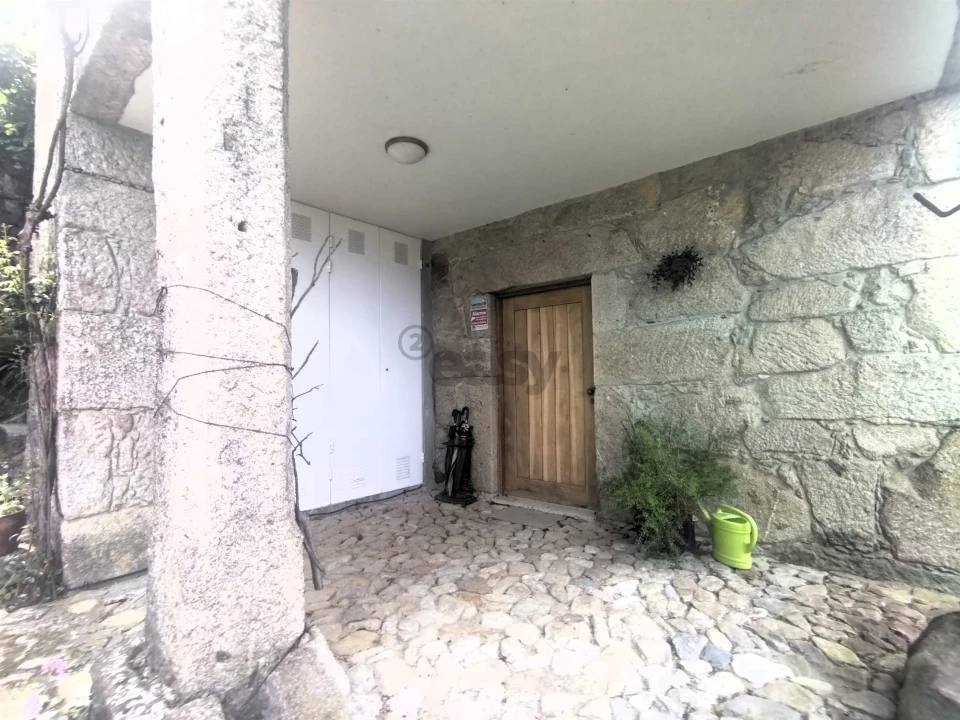 Moradia T4 para Venda em Loivo Foto 28