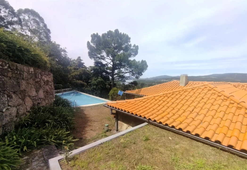 Moradia T4 para Venda em Loivo Foto 27