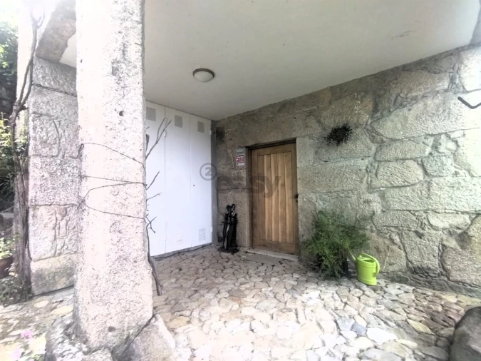 Moradia T4 para Venda em Loivo Foto 28