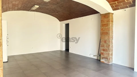 Loja para Arrendamento em Borba (São Bartolomeu)