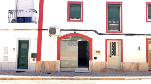 Loja para Arrendamento em Borba (São Bartolomeu)