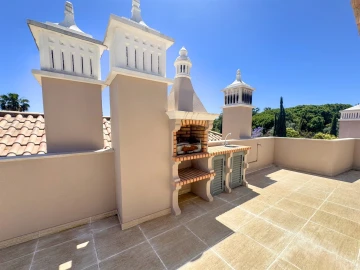 Moradia T4 para Venda em Loule (São Clemente)