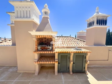 Moradia T4 para Venda em Loule (São Clemente)
