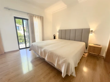 Moradia T4 para Venda em Loule (São Clemente)