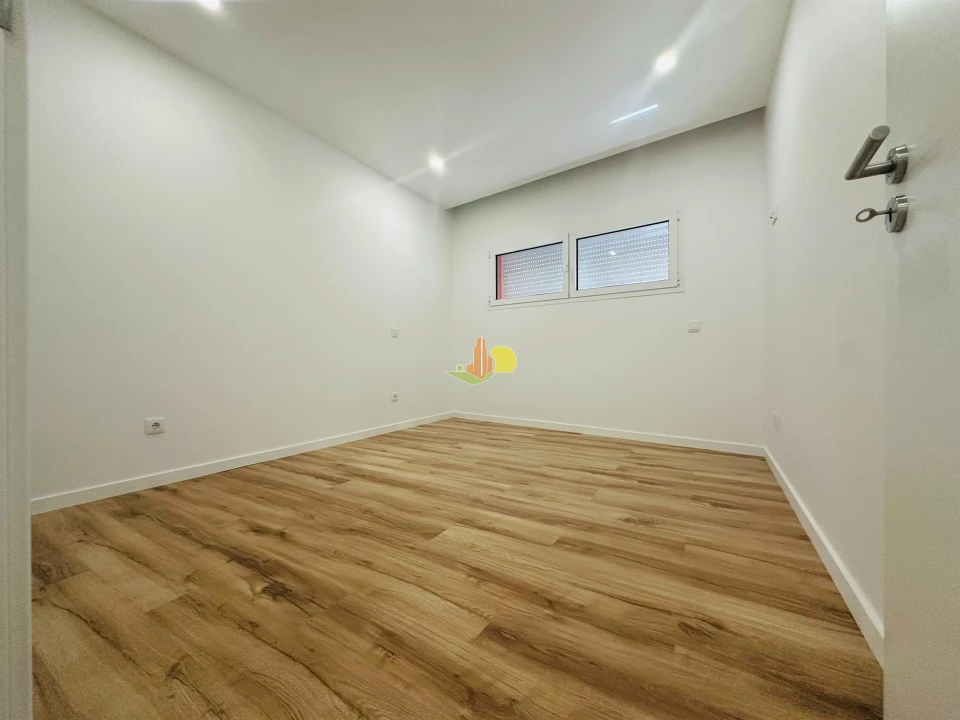 Apartamento T2 para Venda em Tavarede Foto 13