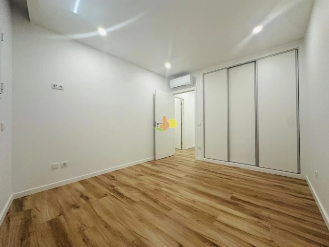Apartamento T2 para Venda em Tavarede Foto 15